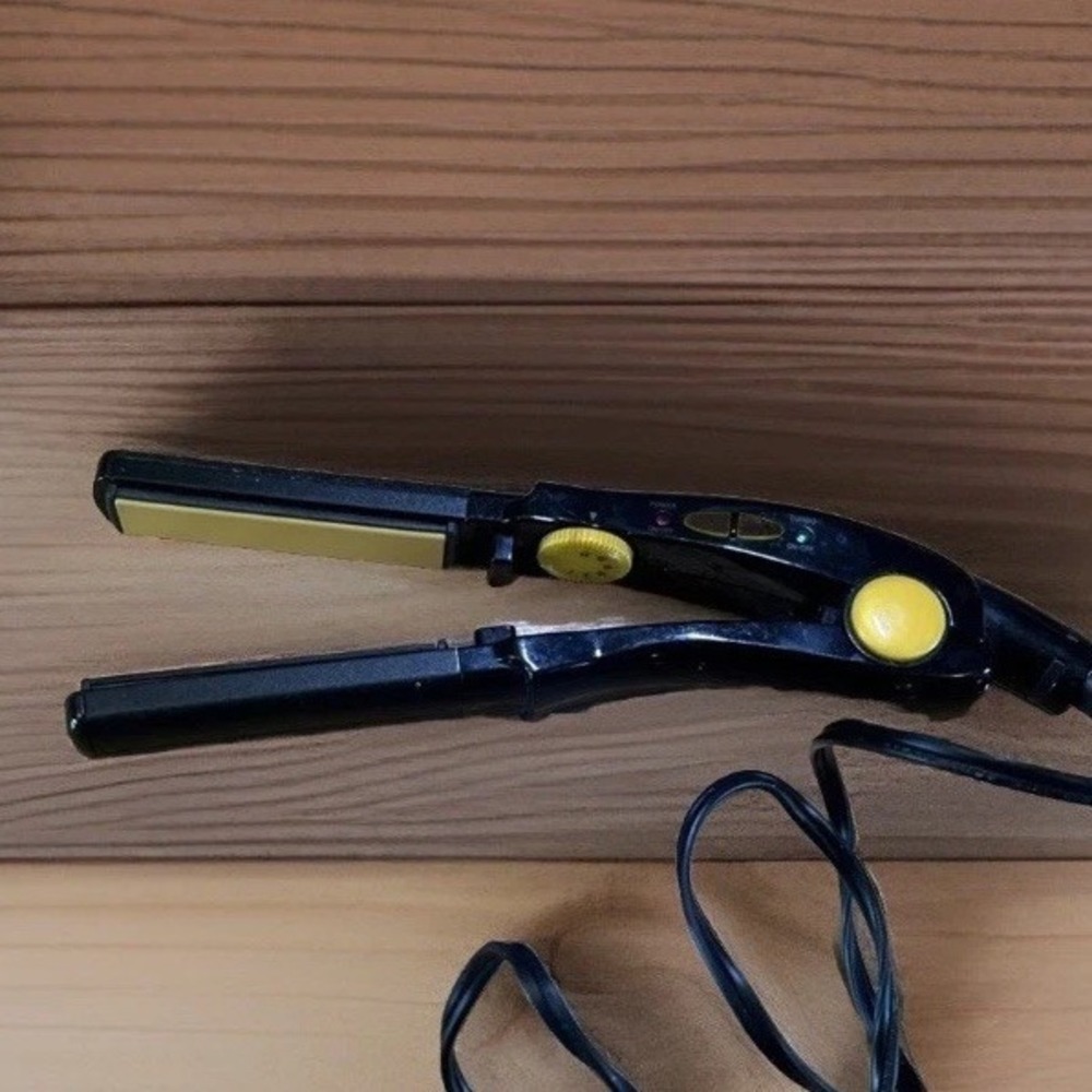 Conair‎ 1/2 InchHair Straightener Tourmaline Ceramic Flat Iron